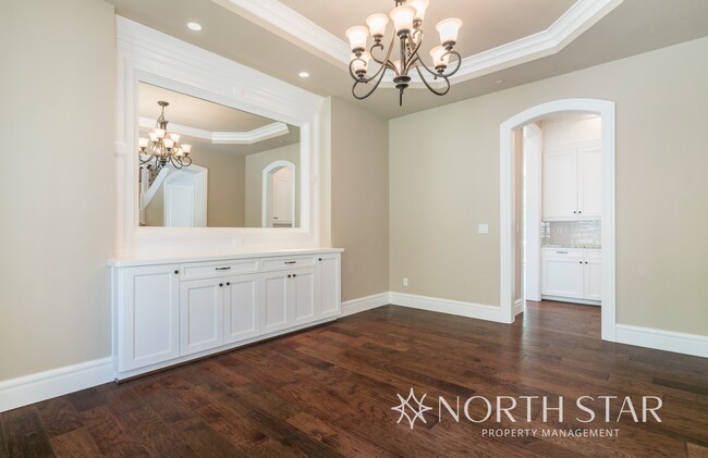 Building Photo - Executive Custom Home with River View on Acreage in West Linn