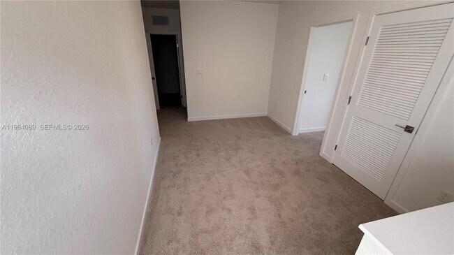 Building Photo - 1535 SE 7th Ct