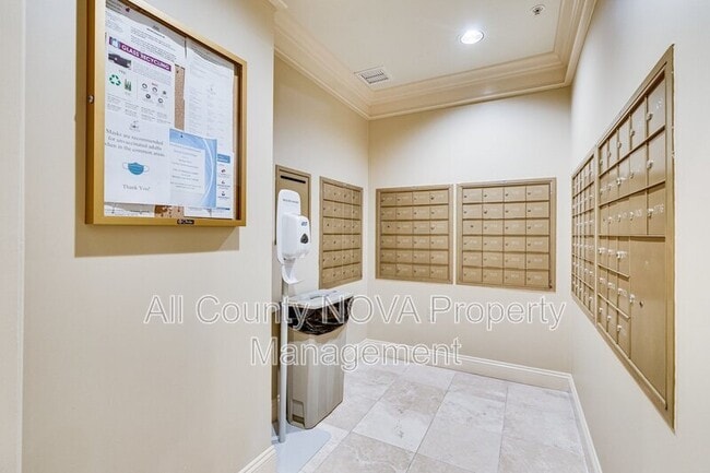 Building Photo - 11776 Stratford House Pl