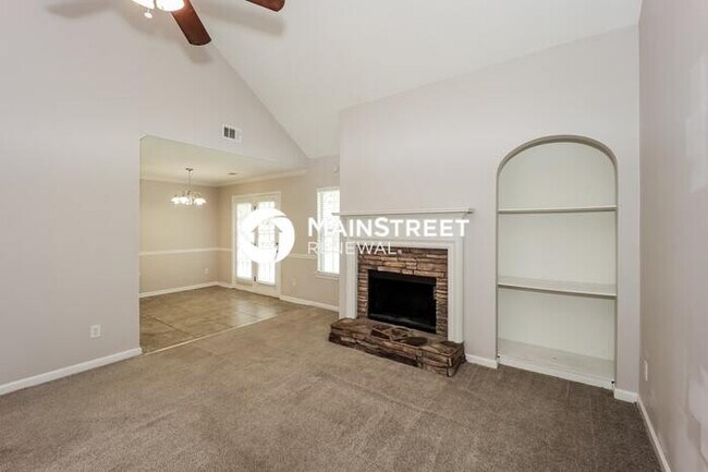 Building Photo - 3 Bedroom Pet-Friendly Home in Jonesboro, GA with Main Street Renewal