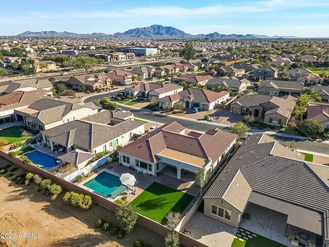 Building Photo - 3930 E Iris Dr