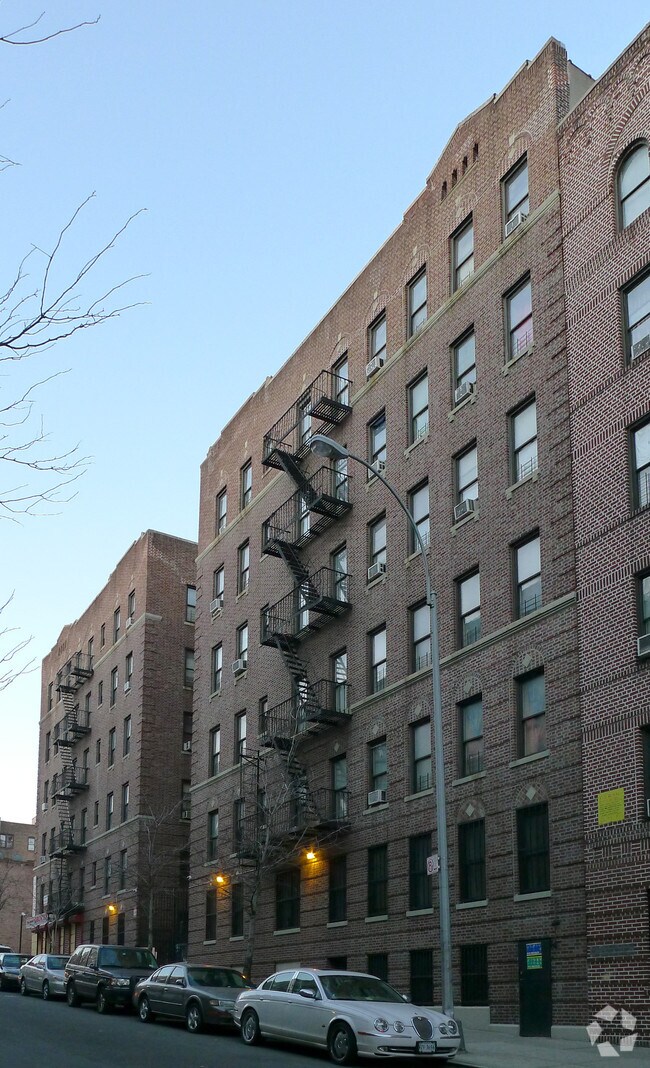 Primary Photo - 1765 Davidson Ave