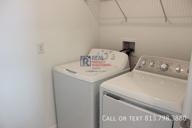 Building Photo - 32146 Powderpuff Mimosa Dr