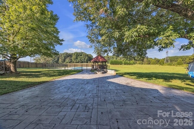 Building Photo - 462 Mock Mill Rd