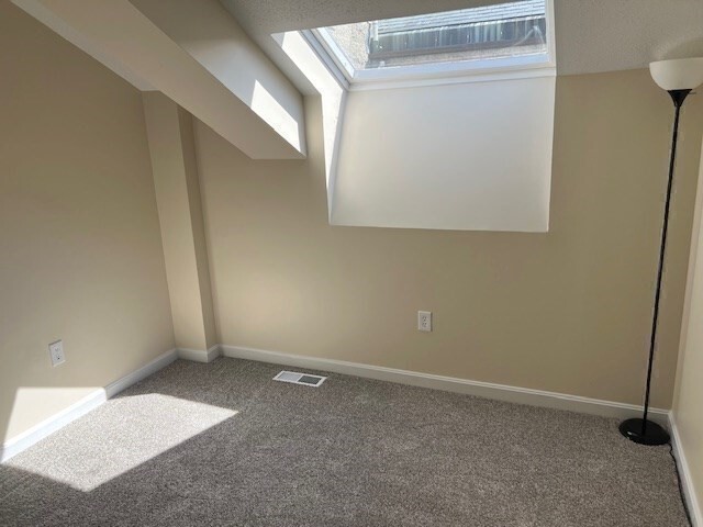 Building Photo - 201 Thorndike St