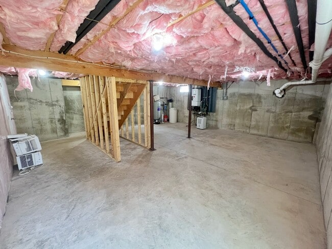 Building Photo - Welcome home!