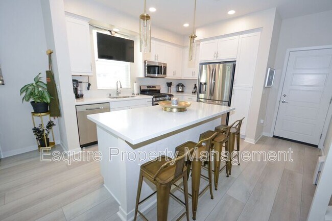 Building Photo - 649 Winchester Dr