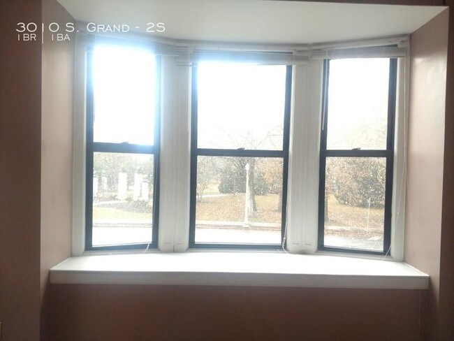 Building Photo - 1 bedroom in Saint Louis MO 63118