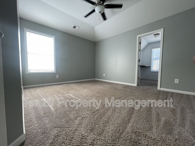 Building Photo - 4955 Brightstar Ln