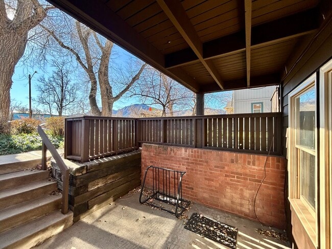 Building Photo - SHORT TERM RENTAL! 3Br/2Ba Condo in the Heart of Boulder