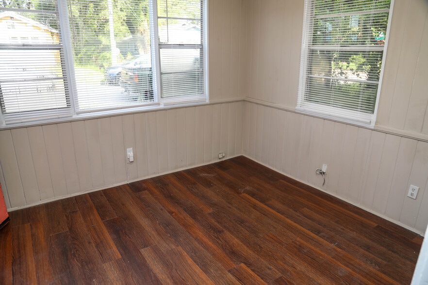 Building Photo - 1831 Bennett St