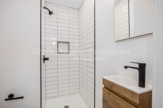 Building Photo - 1012 Debow St