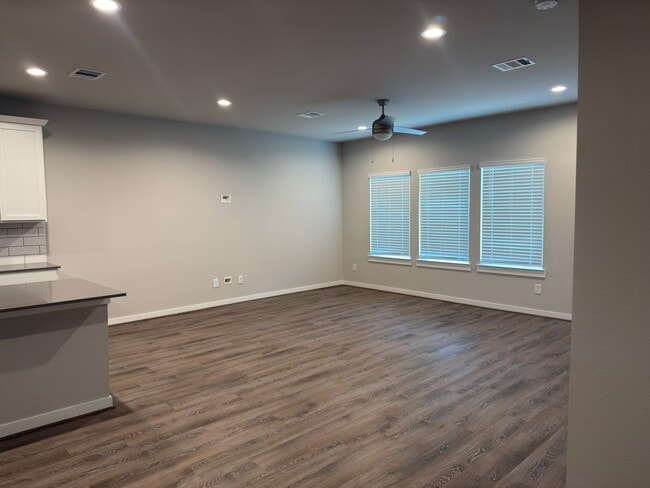 Building Photo - 7735 Rainham Valley Ln