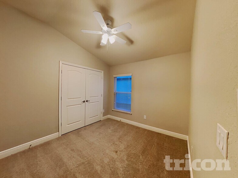 Building Photo - 14502 Dunrobin Dr