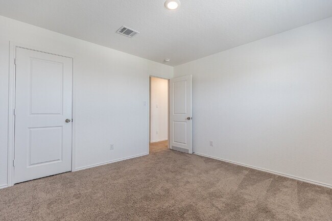 Building Photo - 5319 Hornbeck Hts