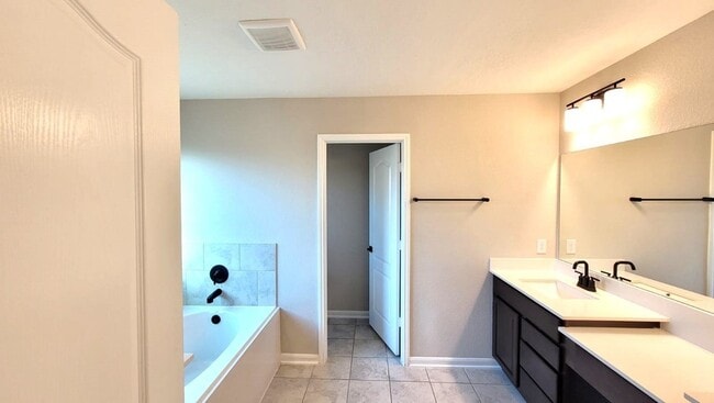 Building Photo - 5704 Bluebonnet Ln