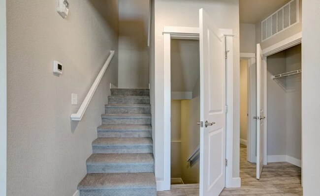 Building Photo - Modern 2 bed, 2.5 bath Townhome in Wellington, CO- Available July 10th!