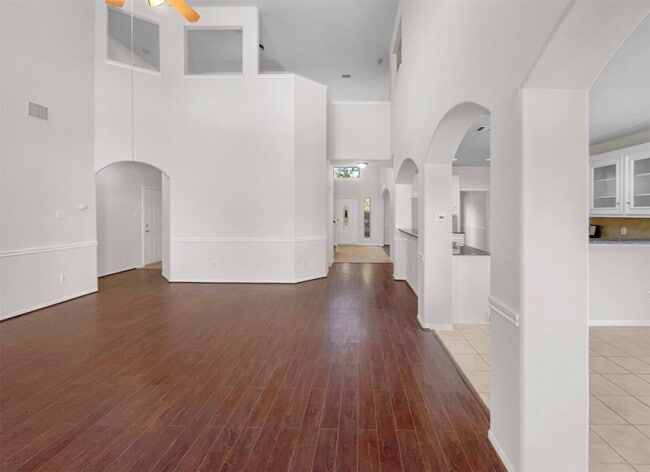 Building Photo - 622 Manchester Trail Dr