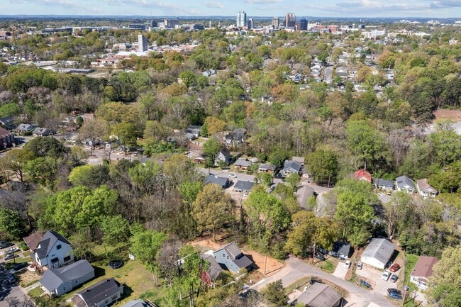 Building Photo - Modern amenities meet Cozy charm!  3 Bedro...