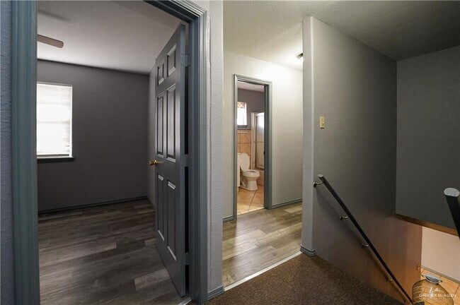 Building Photo - 204 E Gomez Dr