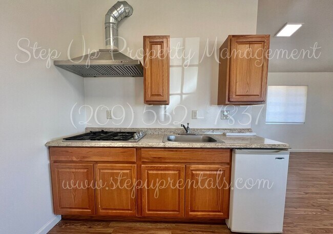 Building Photo - 8440 Ponderosa Way