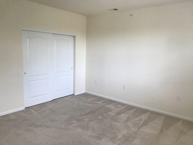 Building Photo - SOUTHMOOR @ RIDGELY MANOR