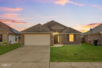 Building Photo - 521 Linnhurst Dr