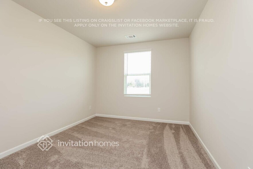 Building Photo - 123 Fister Dr