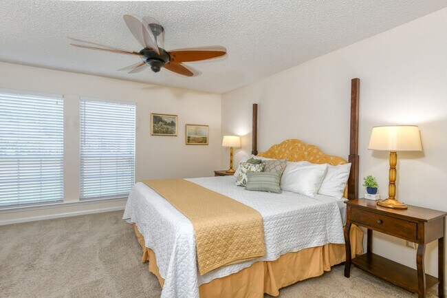 Building Photo - Peaceful Pond-Front Retreat | Family-Frien...