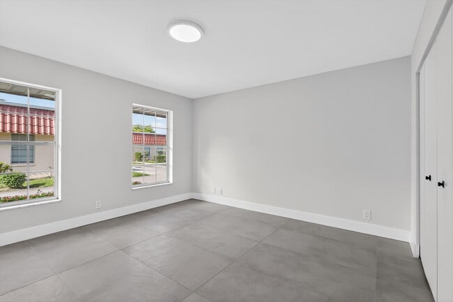 Building Photo - 846 Salem Ln