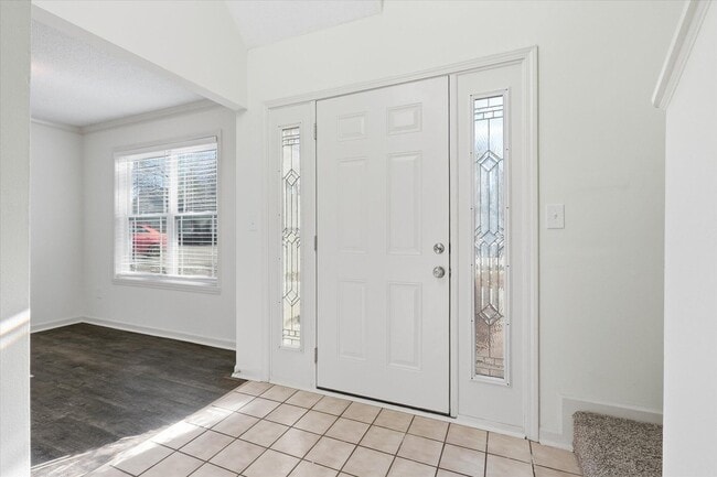 Building Photo - 417 N Village Cir