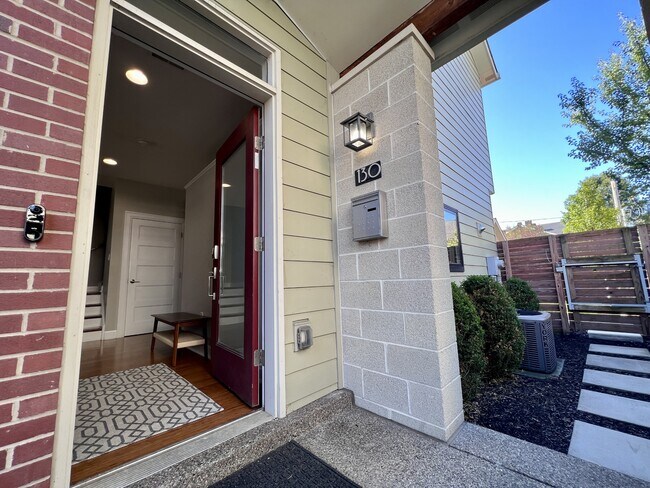 Building Photo - 130 Home St