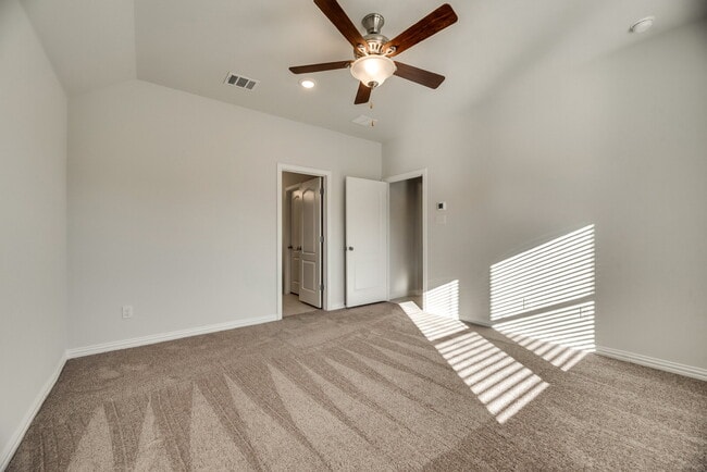 Building Photo - Perfect 3 bed 2 bath in new development in...