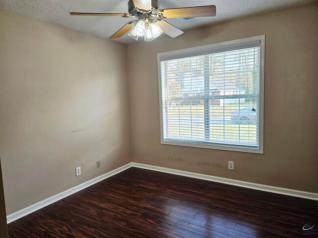 Building Photo - 217 Willis Creek Rd