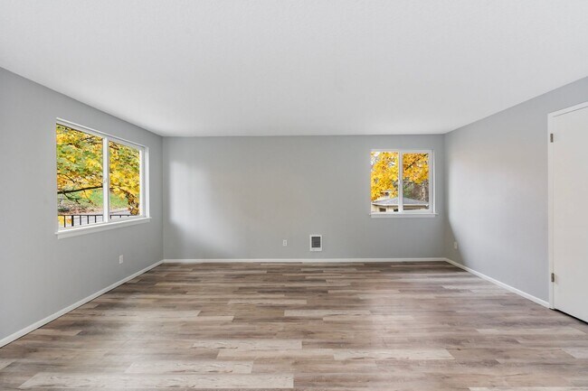 Building Photo - Special Offer: 1/2 off first month's rent!