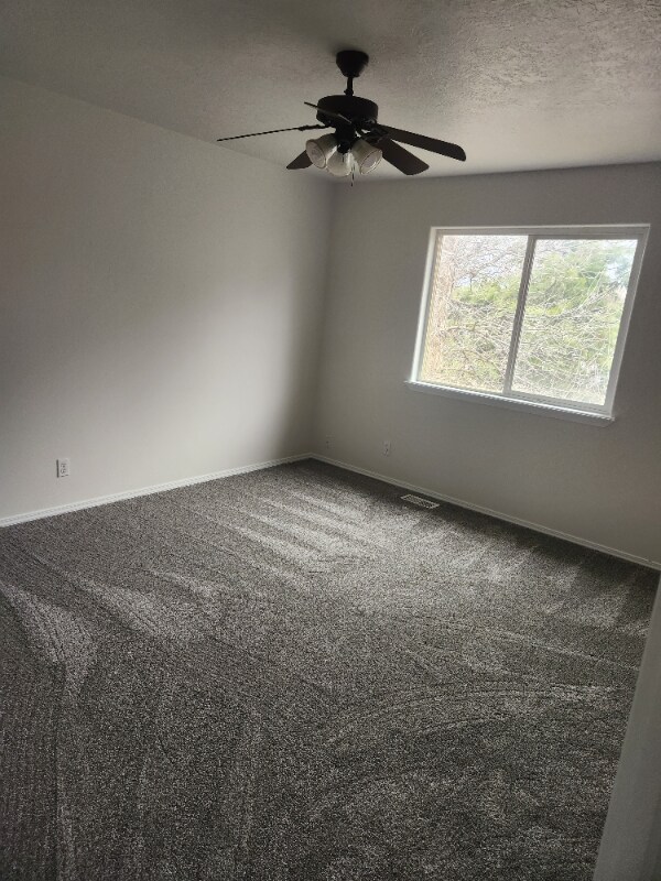 Building Photo - 1427 W Roberts Pl