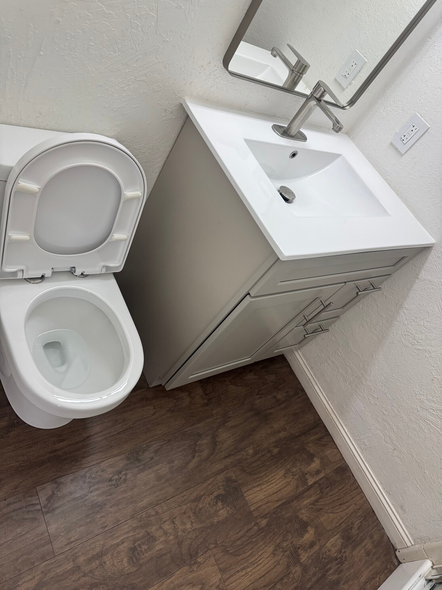 Building Photo - 9527 Kelley Dr