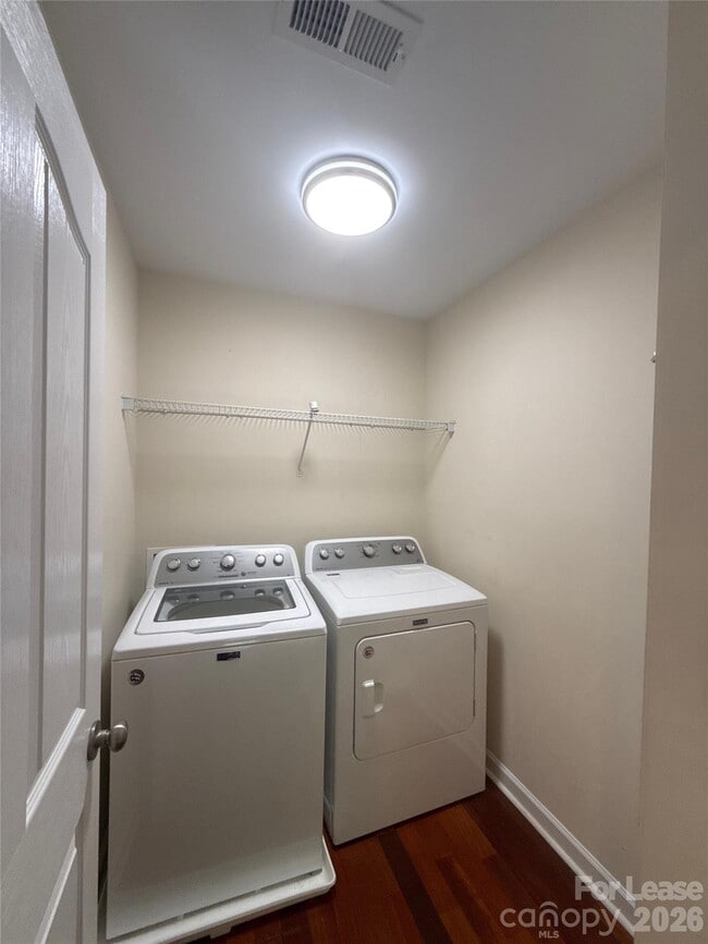 Building Photo - 2413 Merryvale Way