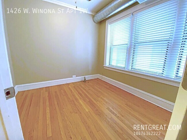 Building Photo - 1426 W Winona St