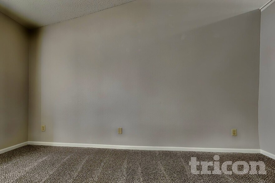 Building Photo - 6453 Townsend Way