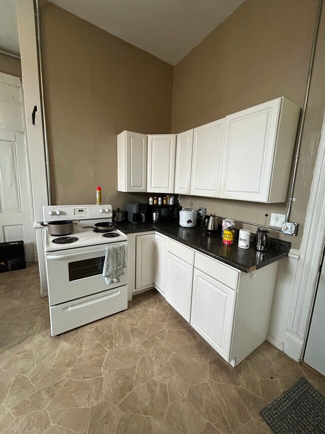 Building Photo - 329 N Riverfront Dr