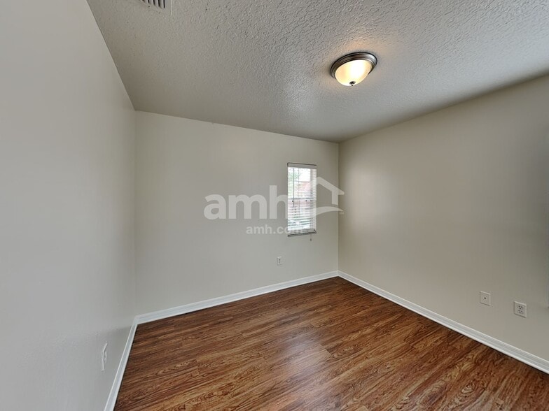 Building Photo - 5500 Paradise Cay Cir
