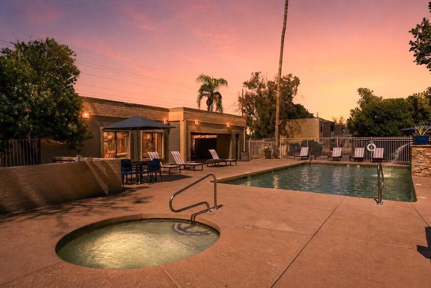 Building Photo - Union Hills Estates