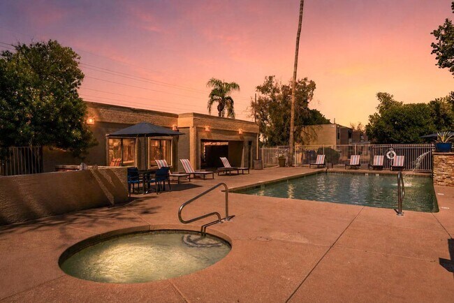 Building Photo - Union Hills Estates