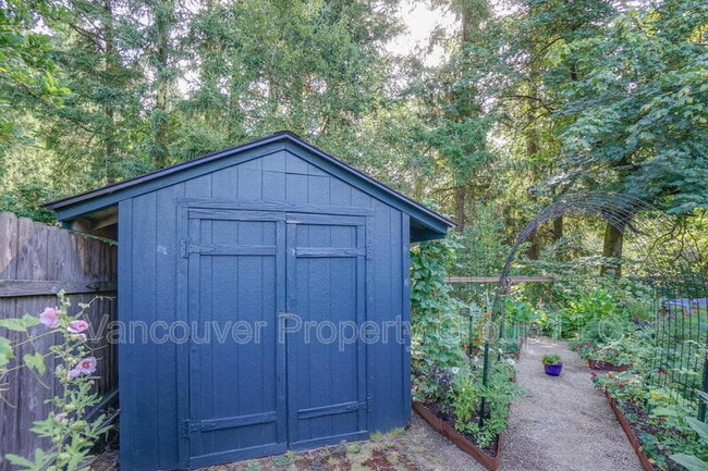 Building Photo - 10519 NE 45th Ave