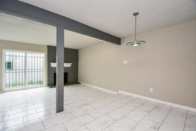 Building Photo - 12569 Wellington Park Dr