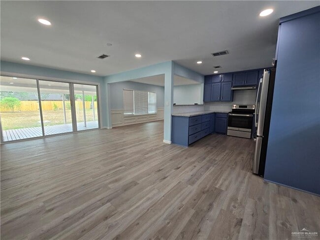Building Photo - 1508 S 14th Ave
