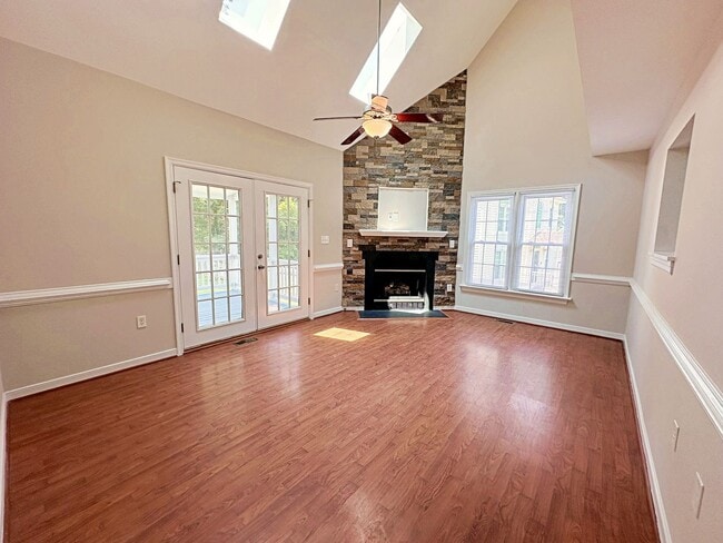 Building Photo - Updated Home in the Heart Of Chesterfield