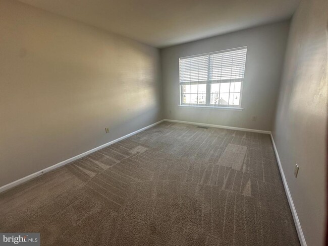 Building Photo - 937 Cholet Dr