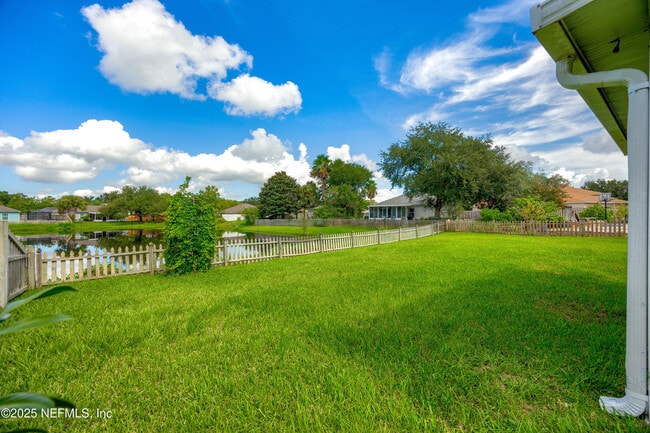 Building Photo - 1969 Willesdon Dr W